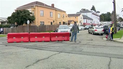 picking up street hookers|'All night long'; Oakland installs barriers in neighborhood .